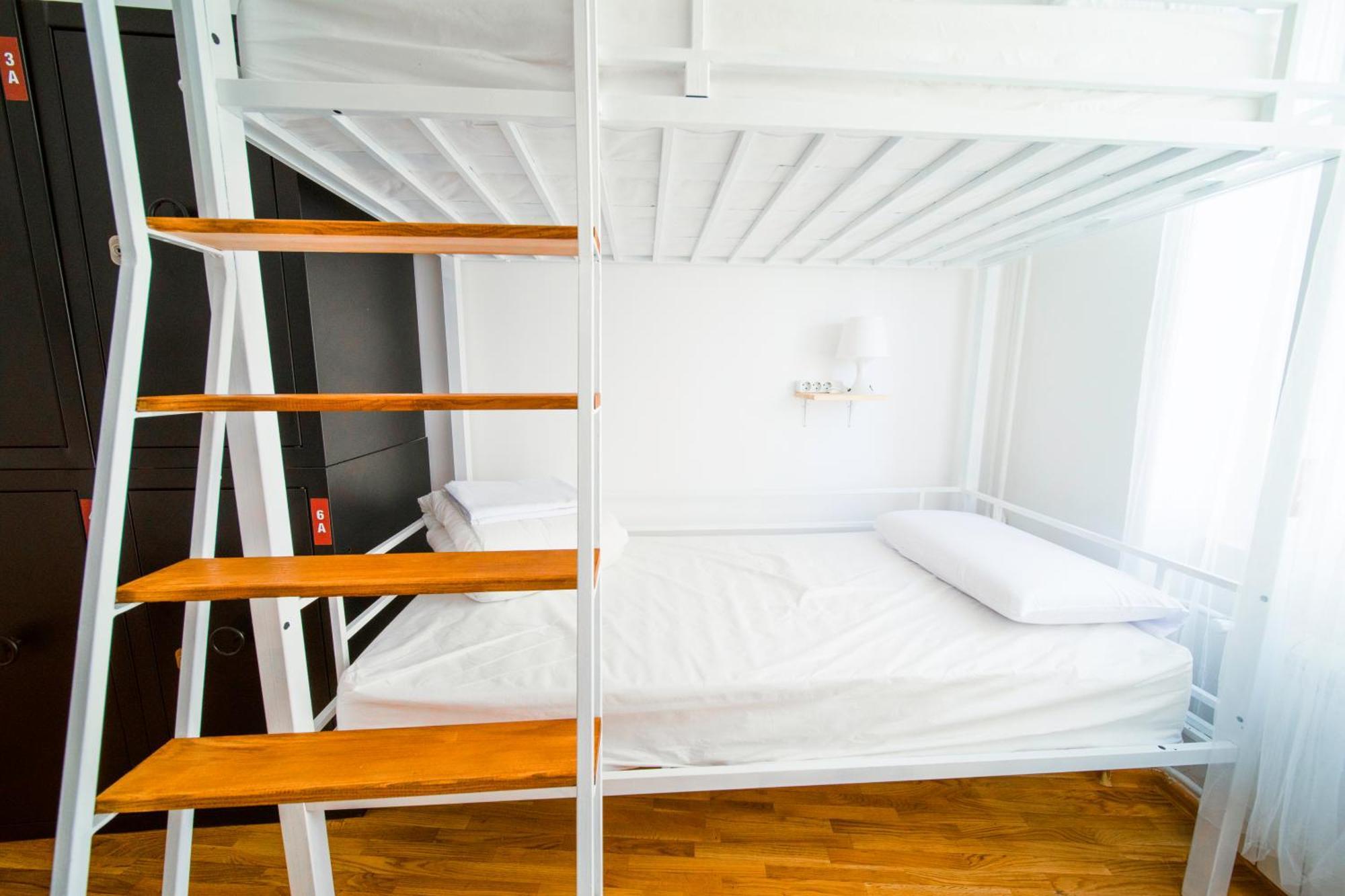 New Generation Hostel Como Lake Екстериор снимка