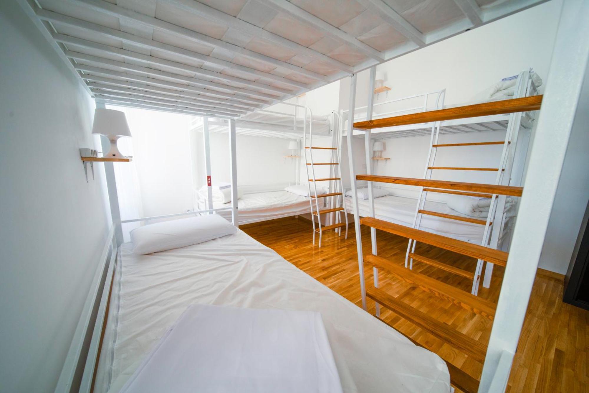 New Generation Hostel Como Lake Екстериор снимка
