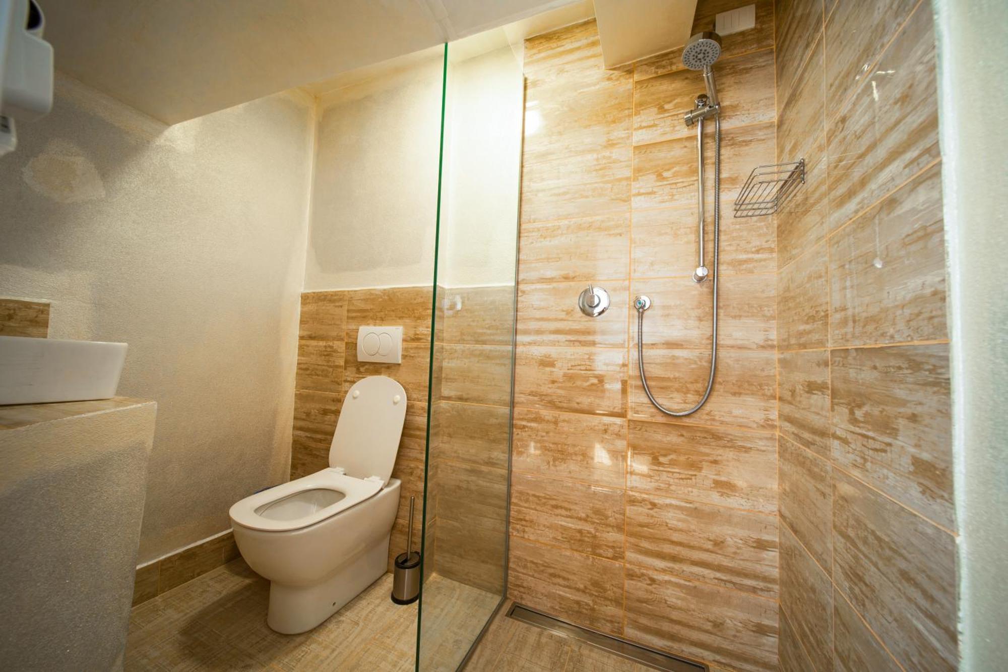 New Generation Hostel Como Lake Екстериор снимка
