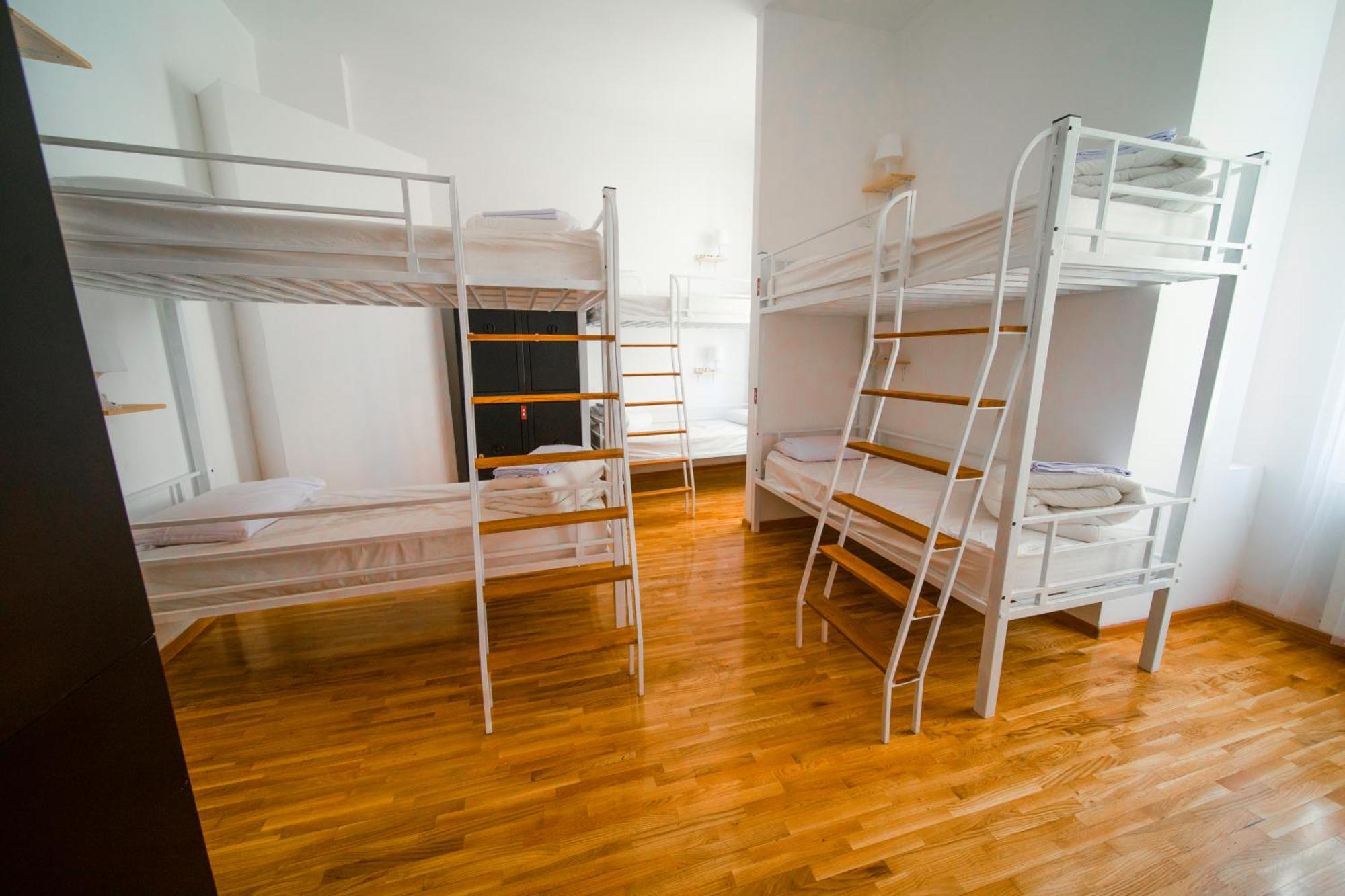 New Generation Hostel Como Lake Екстериор снимка