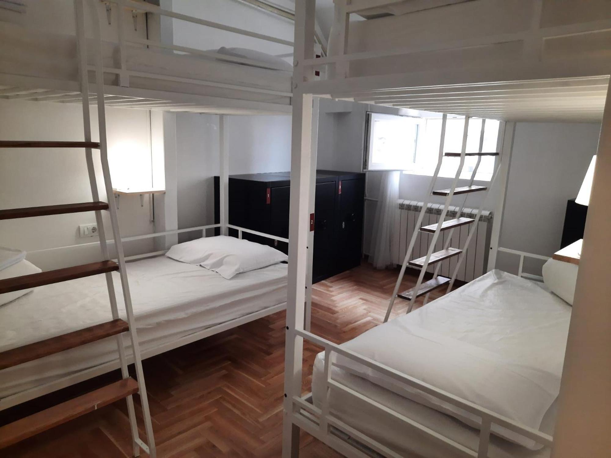 New Generation Hostel Como Lake Екстериор снимка