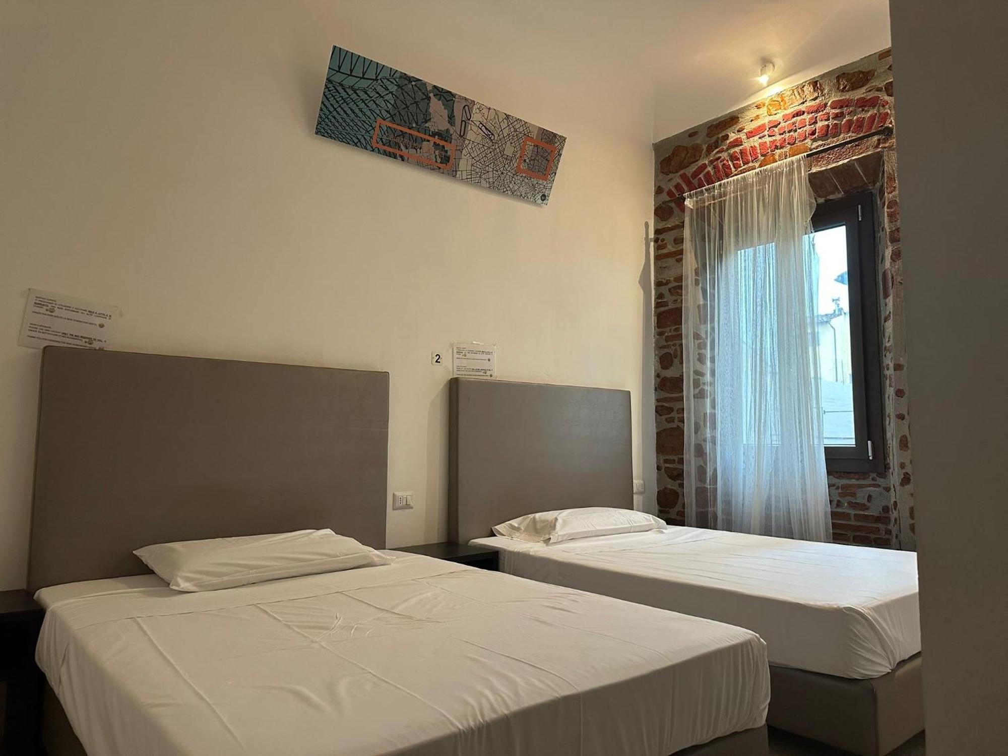 New Generation Hostel Como Lake Екстериор снимка